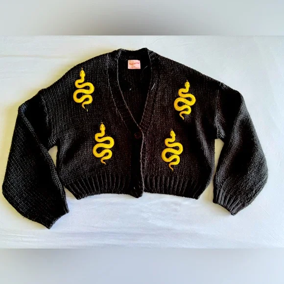 Reputation Vibes, Black Cardigan w/ Snakes! 🐍 🖤 - Picture 4 of 9